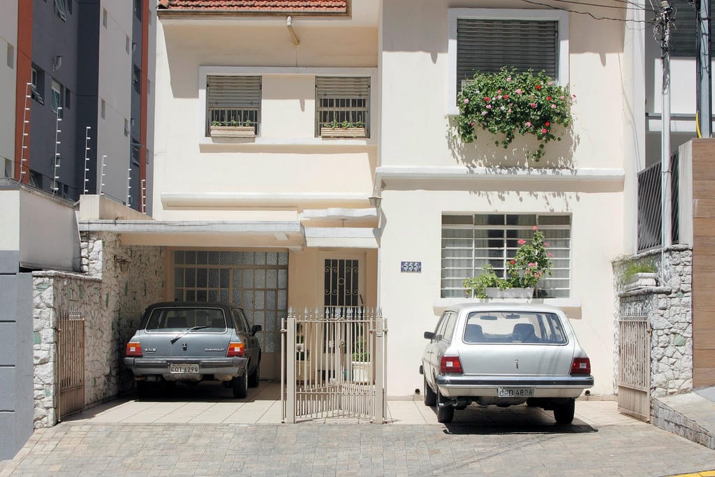 Our beloved Curbside Classic Cohort has had a distinctly Latin American flavor lately, thanks largely to the photographic efforts of one Alberto Simon. Alberto appears to be based in Brazil, [&hellip;]