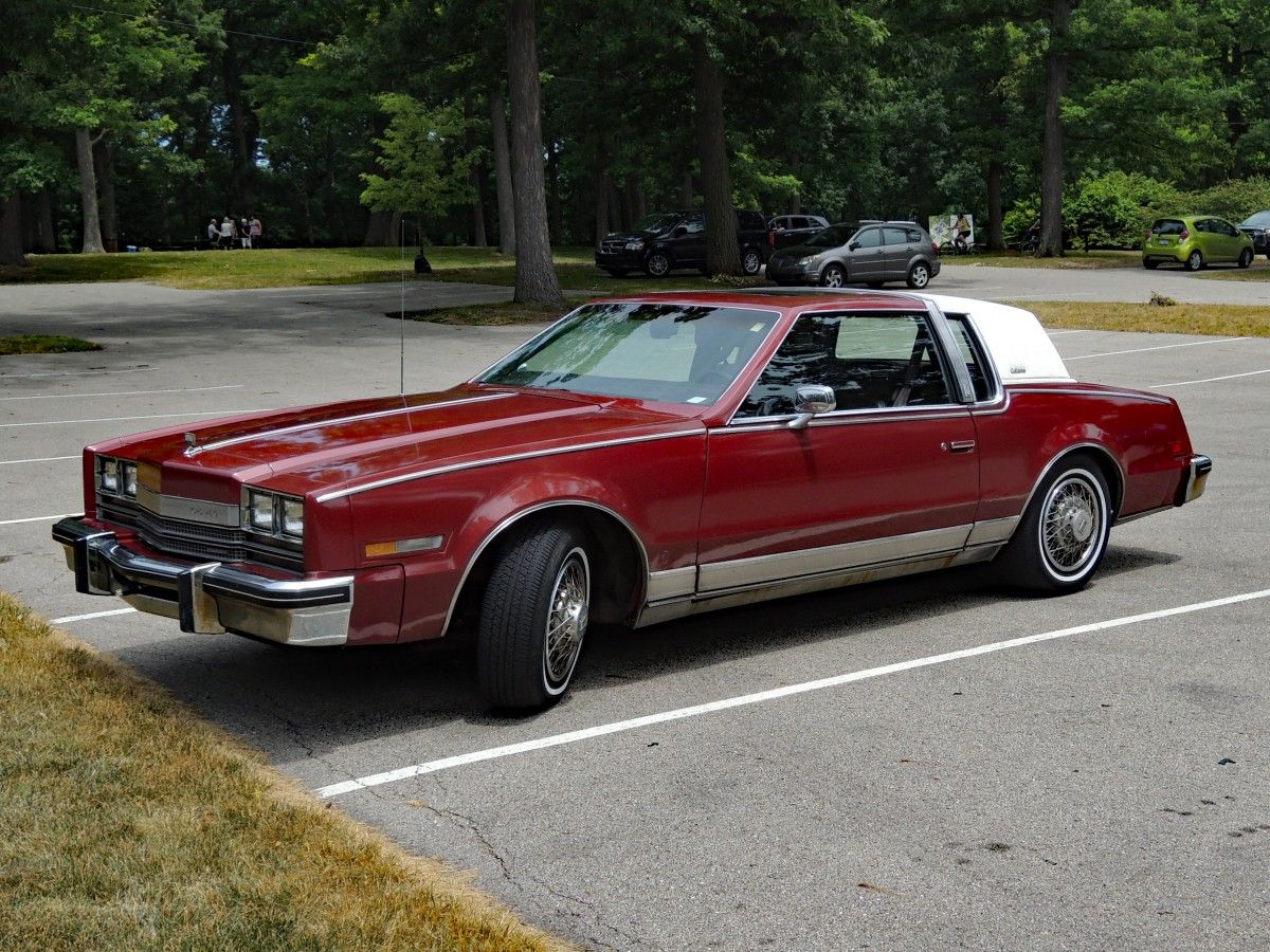 (first posted 11/29/2016)    General Motors has produced quite a few deadly sins, as well as numerous greatest hits.  Then there are the cars in between.  Neither trend-setting nor fatally flawed, [&hellip;]