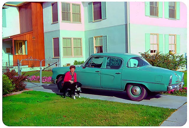 (first posted 11/2/2016)     I’ve recently discovered vintage.es, a site with large collections of everyday snapshots. This particular collection is 100 color snaps from the 1950s, from which I’m pulling the [&hellip;]