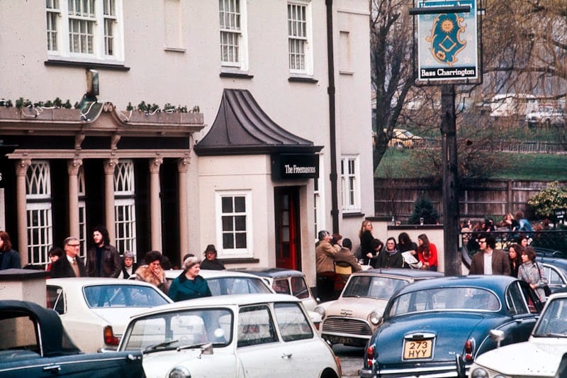 (first posted 1/22/2017)     Today we travel back in time and to London, and check out the streets and cars of the 50s, 60s, and 70s.  We’ll do it chronologically, and [&hellip;]