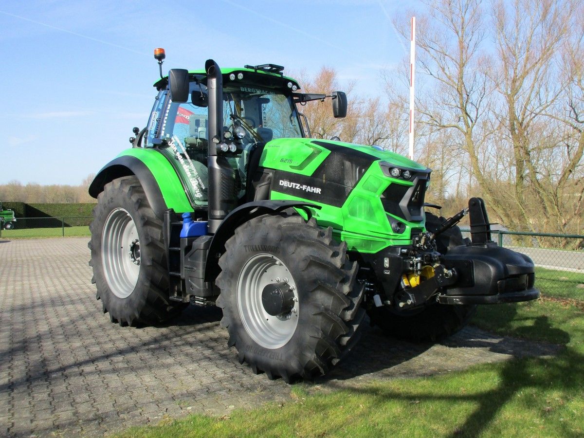 The chance of ever finding a highly capable off-road vehicle like this downtown or in the burbs is close to zero. What we’ve got here is a spick-and-span Deutz-Fahr 6-series, [&hellip;]
