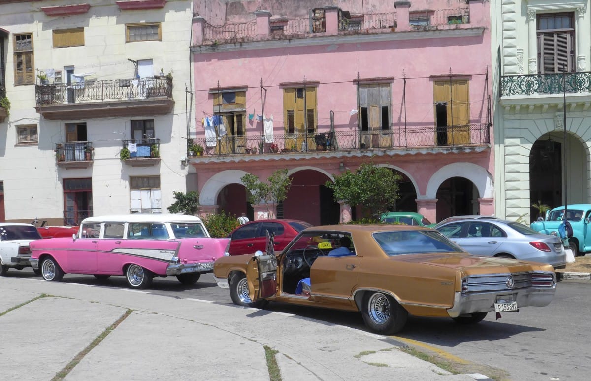 The Curbside Classic Vacation to Cuba, Part 3 (first posted 4/21/2017) All photos by Eric Clem. My apologies if there are some duplicates or certain cars are out of order. It’s Cuba!