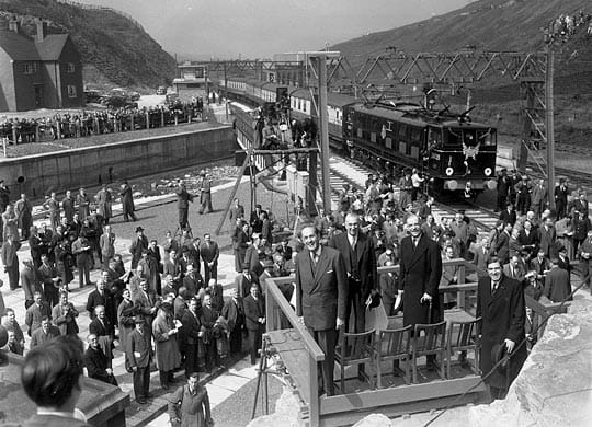 Trackside Classic: 1951 British Railways EM1 No 26020 – Forgotten Progress 34 woodhead 8