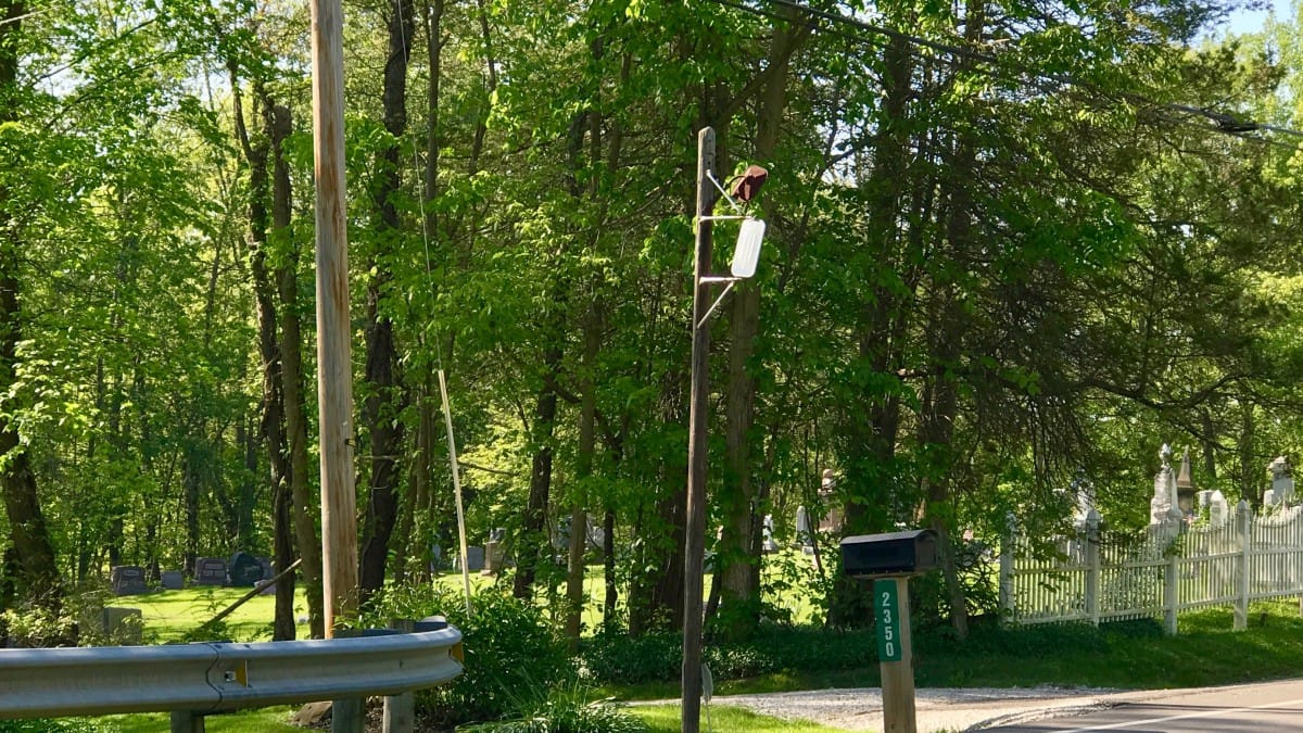 My drive home from work takes me through some hilly roads. In order to ease their exit from their driveway, some people have mounted on poles the bullseye mirrors that [&hellip;]