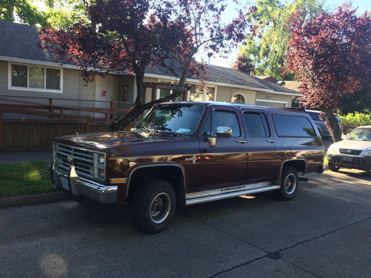 We’ve got two big features today, so we’ll just take a short break with this long Surburban I saw down the street the other morning. Nothing earth shattering or exciting, [&hellip;]