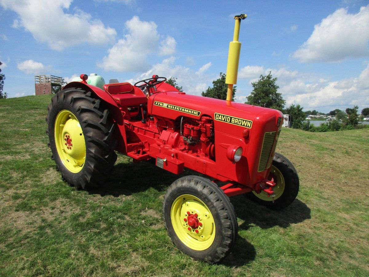 Many classic farm tractors were also present at the Oogstdagen-event I visited recently. Here’s an impression, starting with a David Brown 770 Selectamatic from the UK. This model, with a [&hellip;]