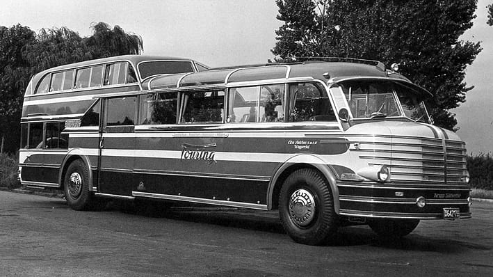 Stepped bi-level or “deck and a half” buses were once very popular – Paul previously wrote a great overview of perhaps the most famous example, the GM PD 4501 Scenicruiser. [&hellip;]
