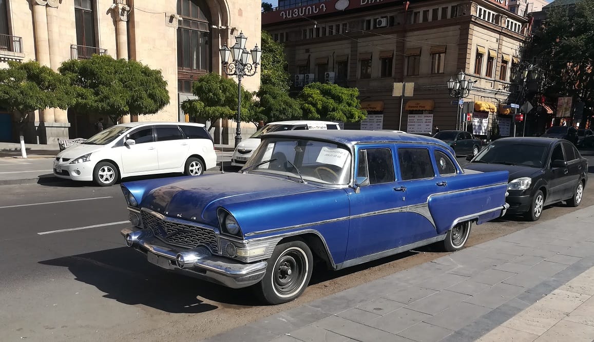 (first posted 10/17/2017)       I saw this big blue monster on my very first day in Yerevan – how lucky can a CCurbivore be? No way to get a [&hellip;]