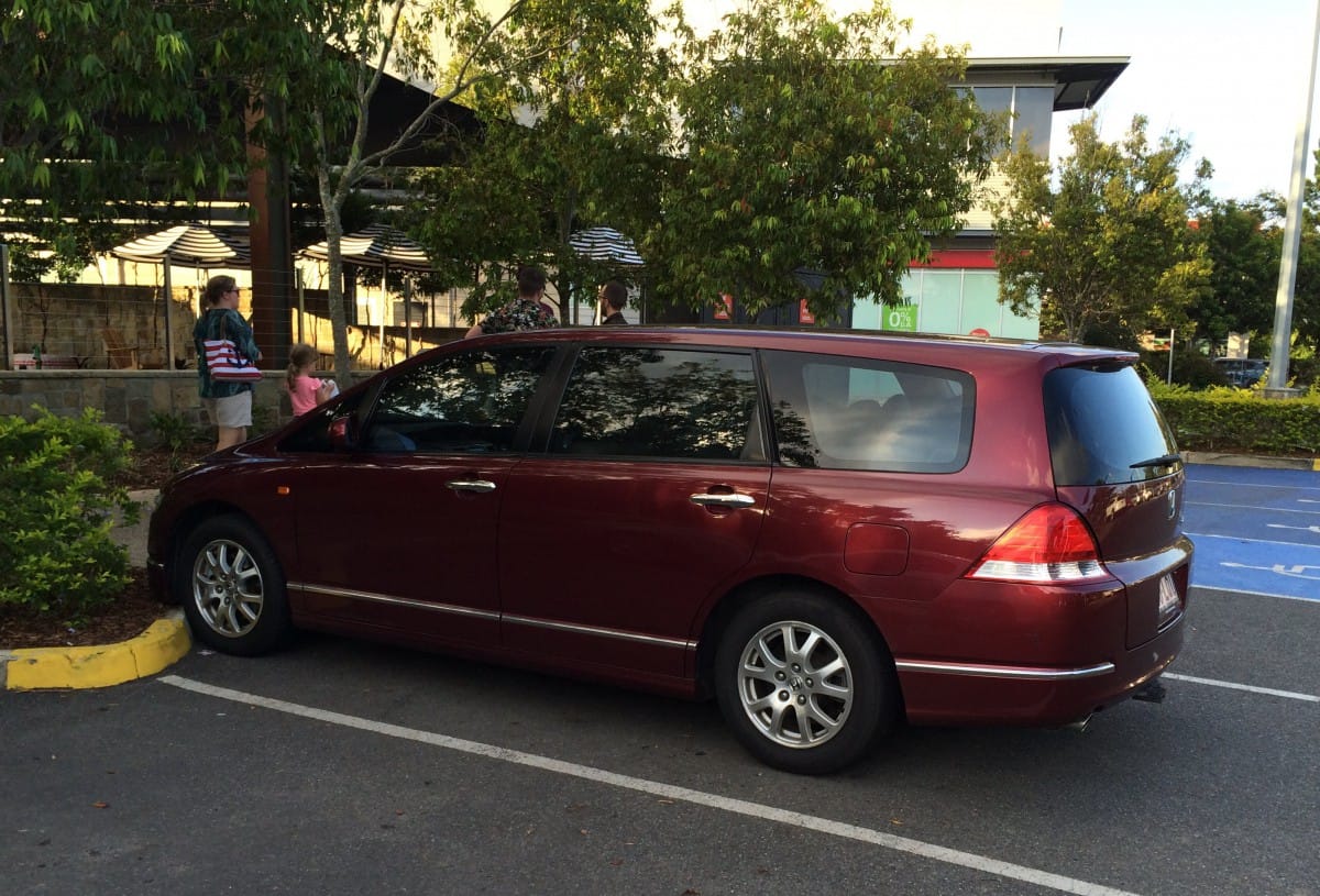 2004-08 & 2008-13 Honda Odyssey – World’s Sexiest Minivan 2 honda odyssey gen 3 5