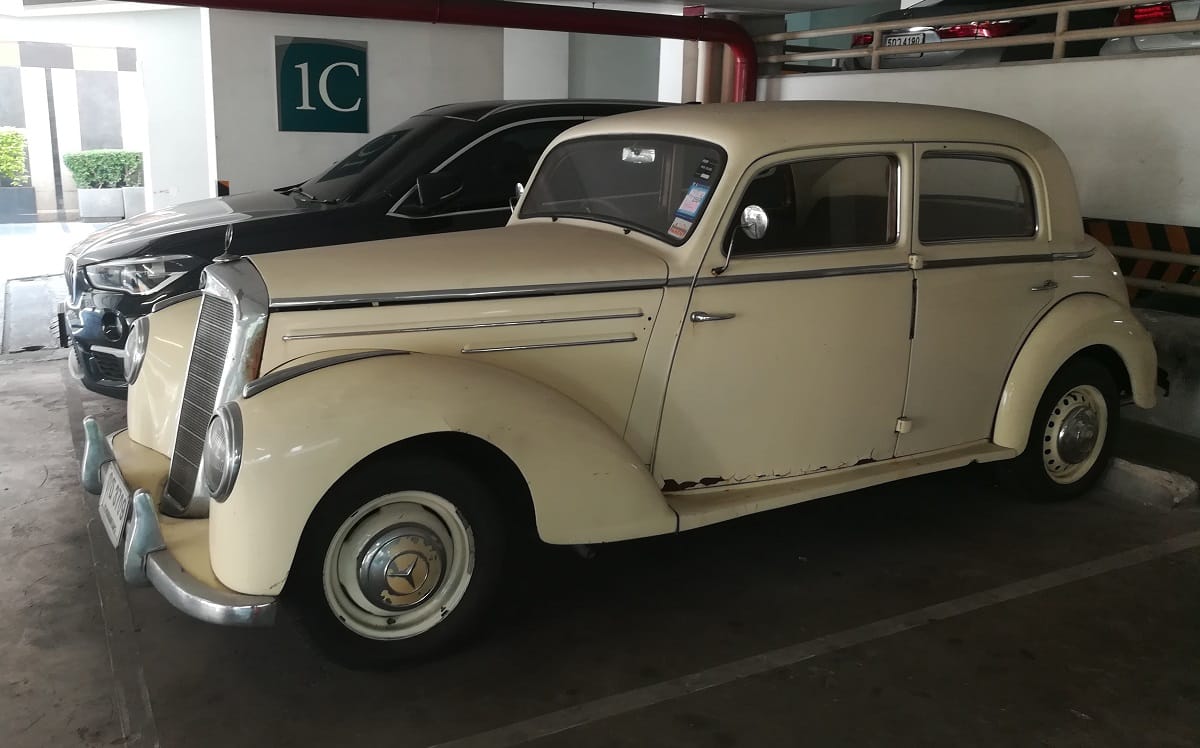 (first posted 11/13/2017)        There are not many classic cars roaming the streets of Bangkok. It’s a pretty hostile environment, full of suicidal two-wheelers, Red Bull-addled tuk-tuks and [&hellip;]
