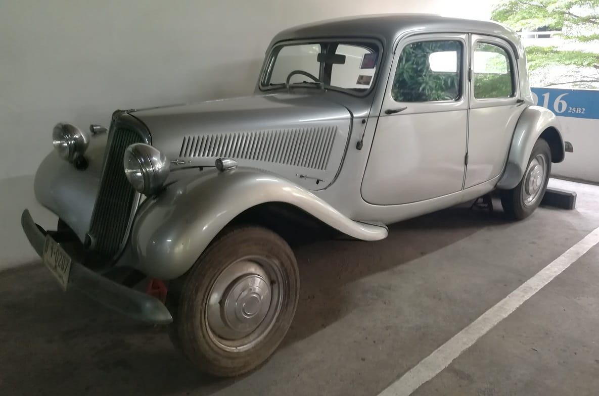 (first posted 11/15/2017)       Here’s something I really did not expect to see in Thailand: a British-made Traction Avant. These were quite popular in nearby Indochina for a long [&hellip;]