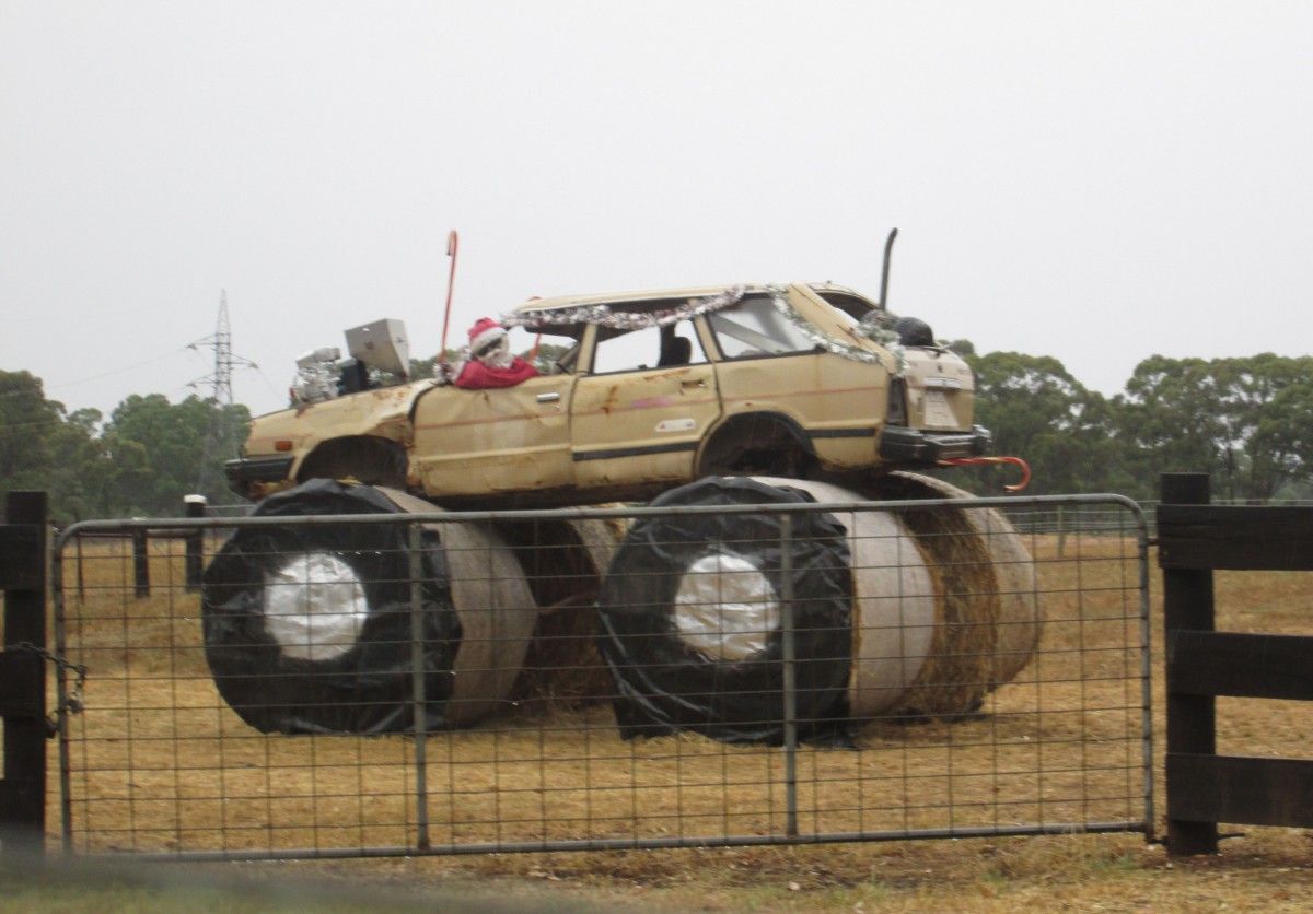 Here is a pretty impressive piece of roadside hay bale sculpture!  And given that Santa needs to cover all sorts of roads throughout the world, traction and fuel economy will [&hellip;]