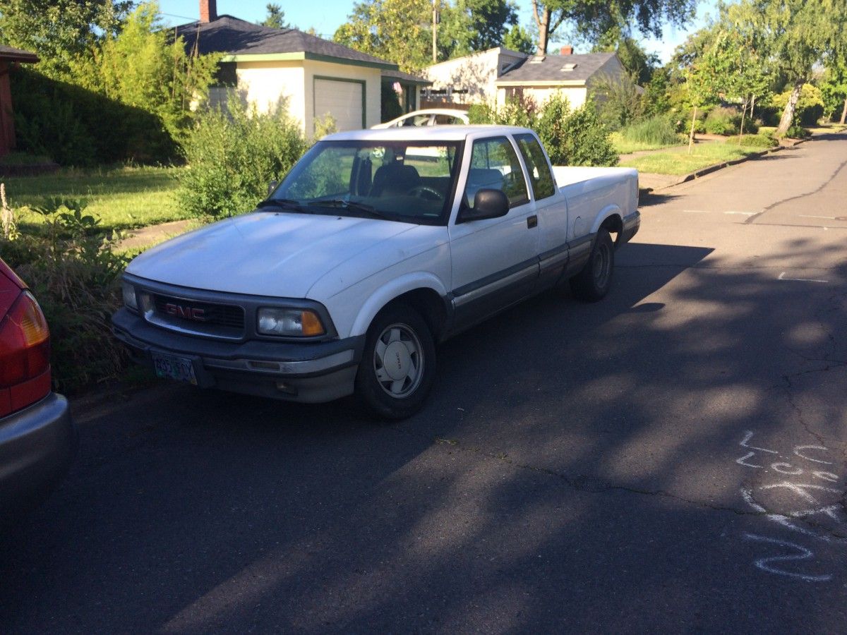 CC Neighborhood Wordless Outtake: Knock Kneed GMC Sonoma