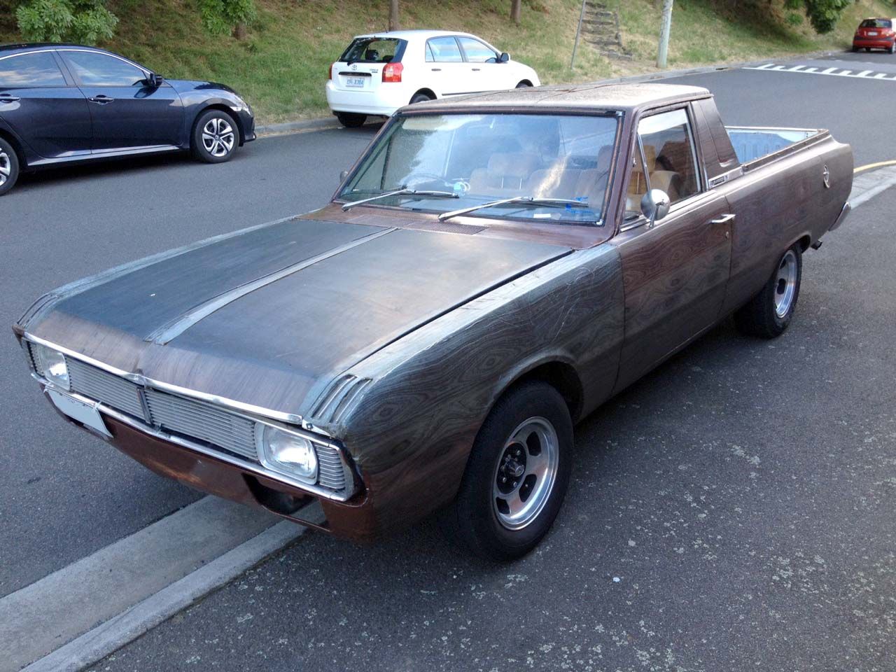 Erstwhile Taswegian CCorrespondent Oldschool Gav has sent me pics of this lovely bundle of woodness. It’s a 1971 Valiant VG Wayfarer, with an applied finish that I don’t think came [&hellip;]