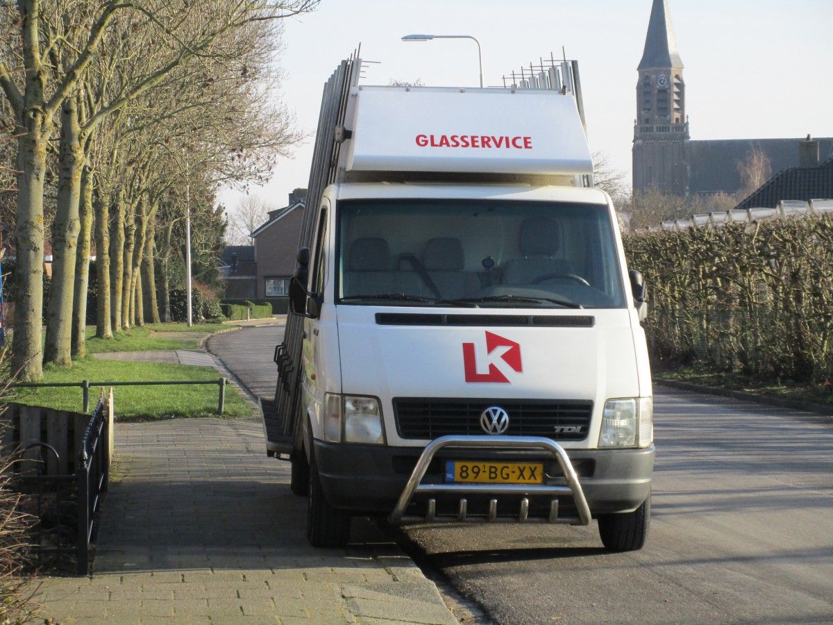 (first posted 2/18/2018)        From the mid-seventies onwards, the LT -renamed Crafter in 2006- has been Volkswagen’s largest commercial vehicle in Europe. Bigger VAG Group trucks are available [&hellip;]