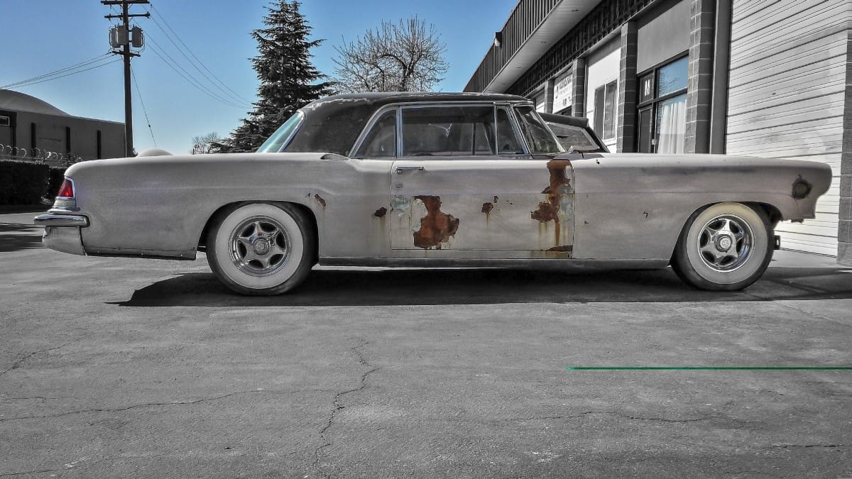 Ralf K has posted pictures of two old luxury coupes that are a bit worse for wear. This first one is quite the unusual sight, a Continental Mark II. I [&hellip;]