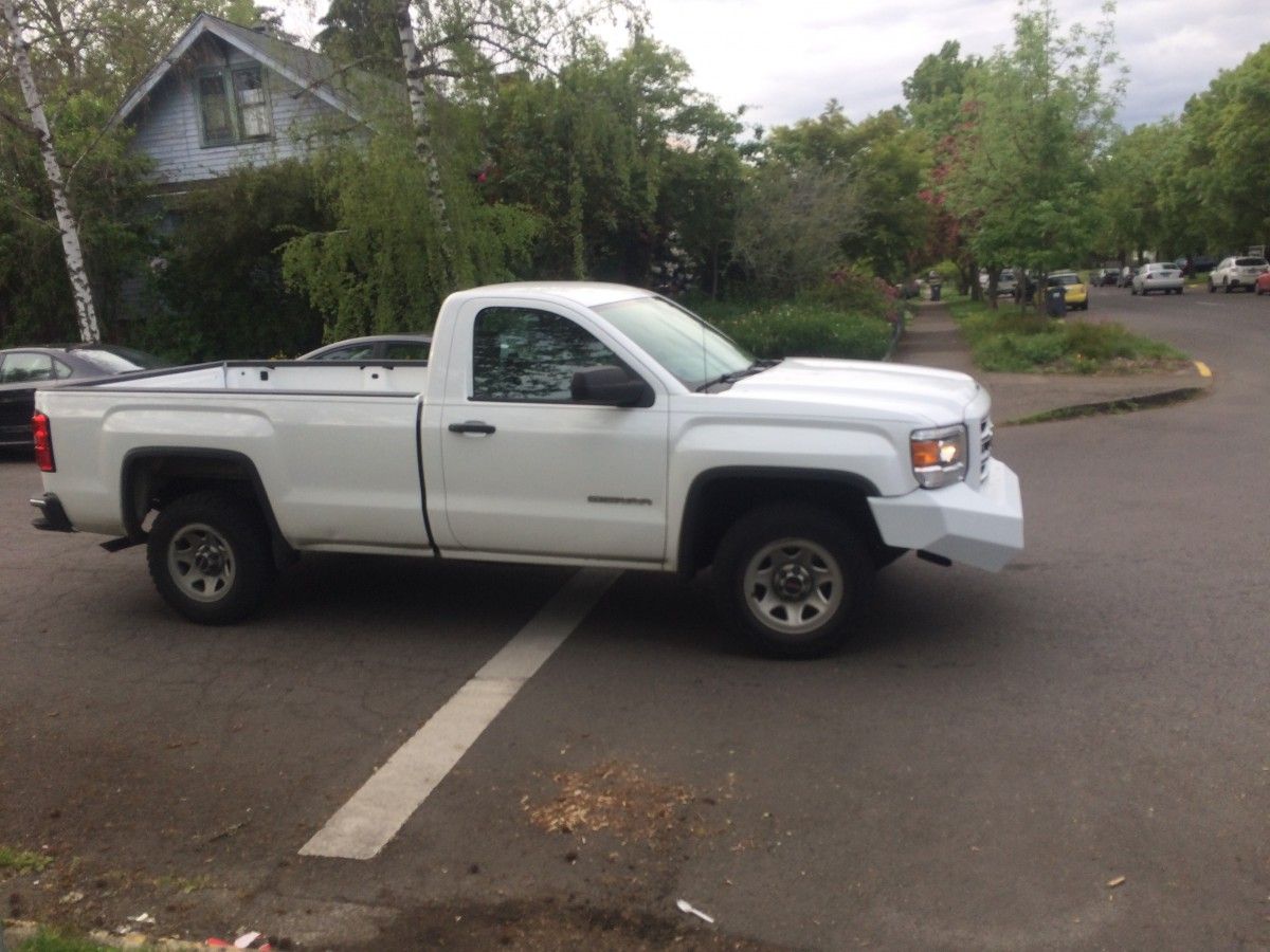 So what’s going on here? The really odd thing is that just a few hours before I saw this GM truck sporting a 1974-grade bumper, I saw a Ford F-250 [&hellip;]