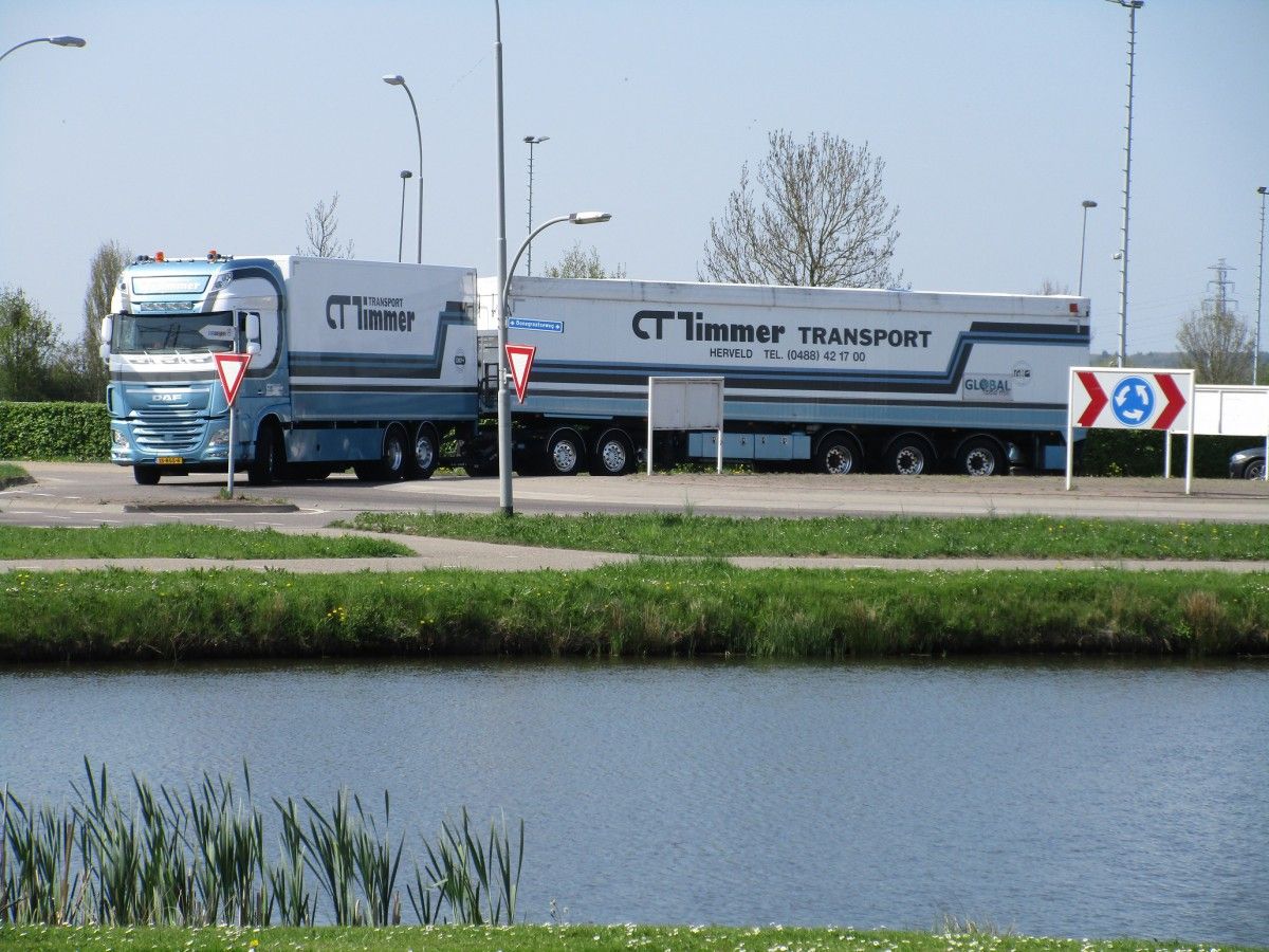 Apart from special and heavy haulage, a combination like this is the largest and heaviest type of vehicle rolling down the Dutch roads. It’s called an LZV or Ecocombi; maximum [&hellip;]