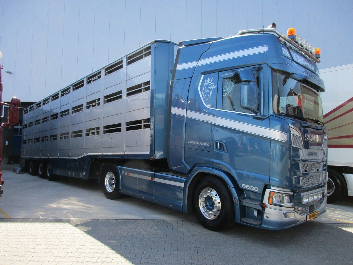 When transporting livestock, animal welfare and -health have become top priorities in the recent past. If the driving distance exceeds 65 km/40 miles, then the hauling company needs a license [&hellip;]