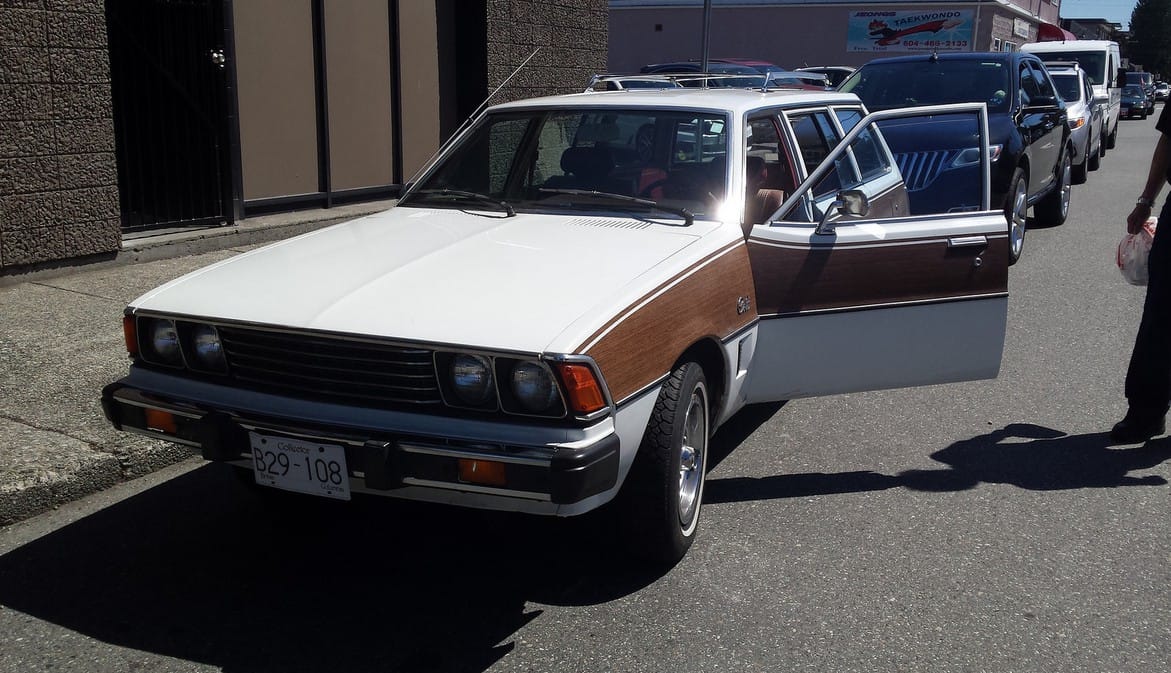 Foden Alpha has posted shots of a pristine Dodge Colt wagon, sporting wood no less. These relatively large RWD Colts were a Mitsubishi Galant, of course, but these wagons were [&hellip;]