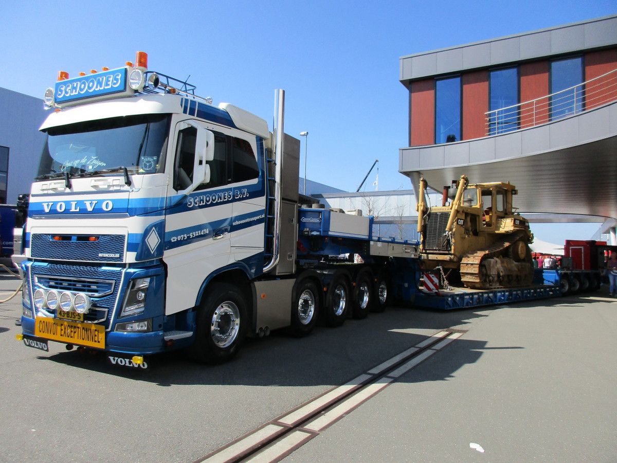 Here’s the third and last of the Volvo-Nooteboom couples, which seems to be a perfect marriage in the world of heavy haulage. The Schoones company brought their fairly new 2017 [&hellip;]