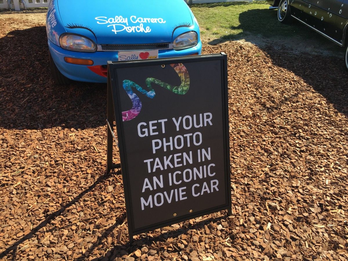 iconic movie car sign
