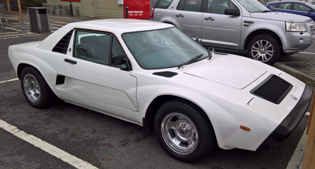 (first posted 11/20/2018)        The AC name is, or was, well known. Remember the Cobra? A Ford V8 and a Carroll Shelby designed installation in the compact AC [&hellip;]