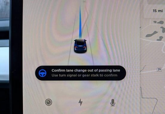 Now Here's a New Tesla Autopilot Feature Even You Might Be Able to Appreciate: Anti-Left Lane Banditry 1 Tesla autopilot lane change
