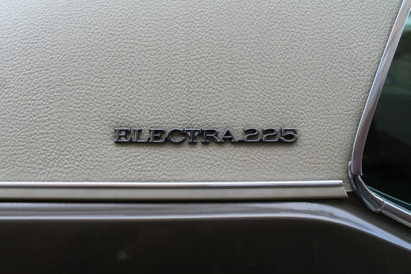 Curbside Classic: 1973 Buick Electra 225 – Living Room 4 015 1973 Buick Electra 225 CC