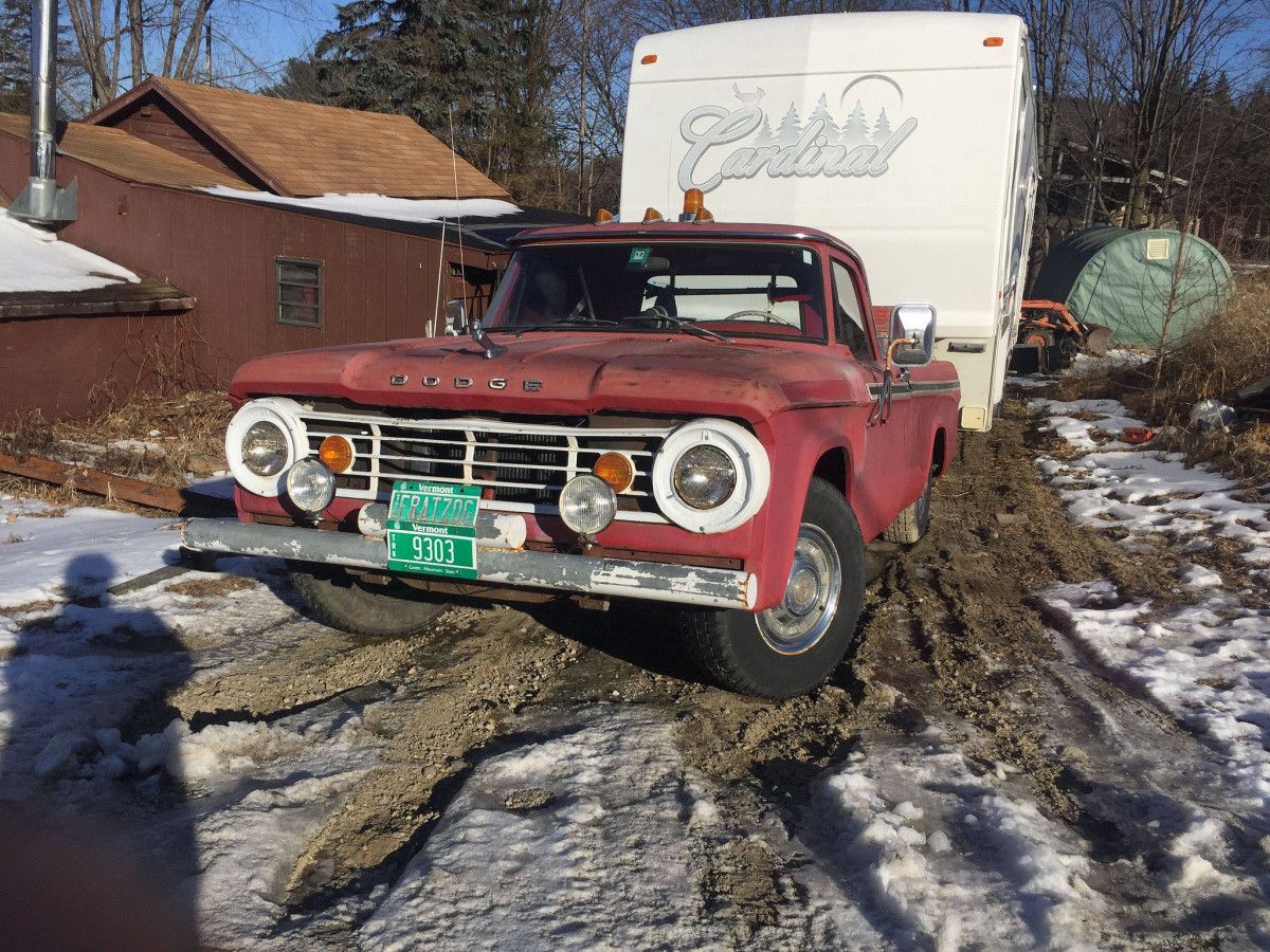 Fred Oliver posted these at the Cohort, shot in Pownal, VT. Well, Vermont is known for a streak of old-school Yankee thrift, and someone is using a pretty old truck [&hellip;]