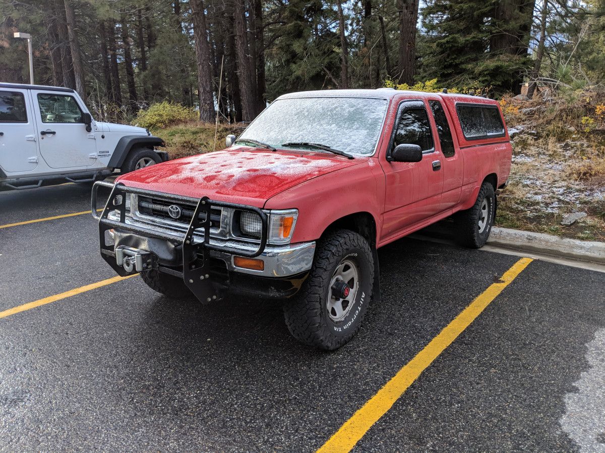 (another Niedermeyer nephew joins the CC Contributors’ club)      It’s hard to believe that in eight years of Curbside Classic that this generation of Toyota Pickup/Hilux has never been covered. [&hellip;]