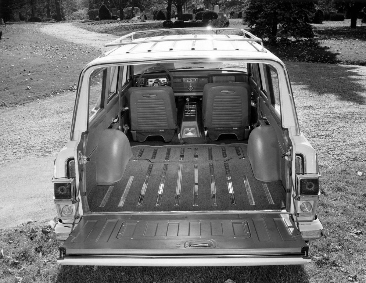 Top 10 Obscure Special Editions And Forgotten Limited-Run Models: Jeep-Eagle Edition, Part II 8 1966 Jp Super Wagoneer trunk