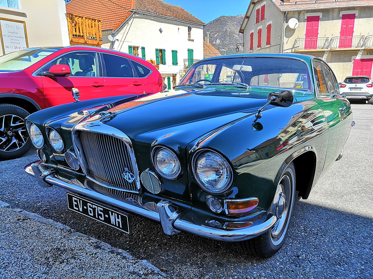 (first posted 5/15/2019)        There are some cars that are underwhelming when seen in person. Camera angles and optimistic artwork can turn some sow’s ears into a silk [&hellip;]