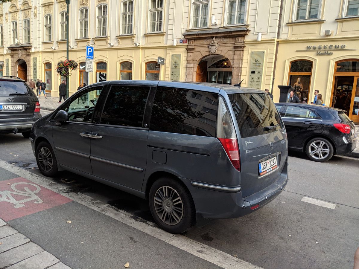 2002-10 Lancia Phedra & 2011-15 Lancia Voyager – A European Town & Country And An Actual Town & Country 9 lancia phedra 1