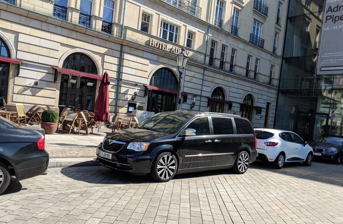 2002-10 Lancia Phedra & 2011-15 Lancia Voyager – A European Town & Country And An Actual Town & Country 10 lancia voyager 1