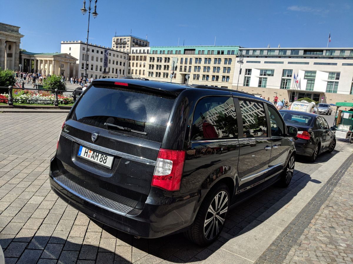 2002-10 Lancia Phedra & 2011-15 Lancia Voyager – A European Town & Country And An Actual Town & Country 11 lancia voyager 2
