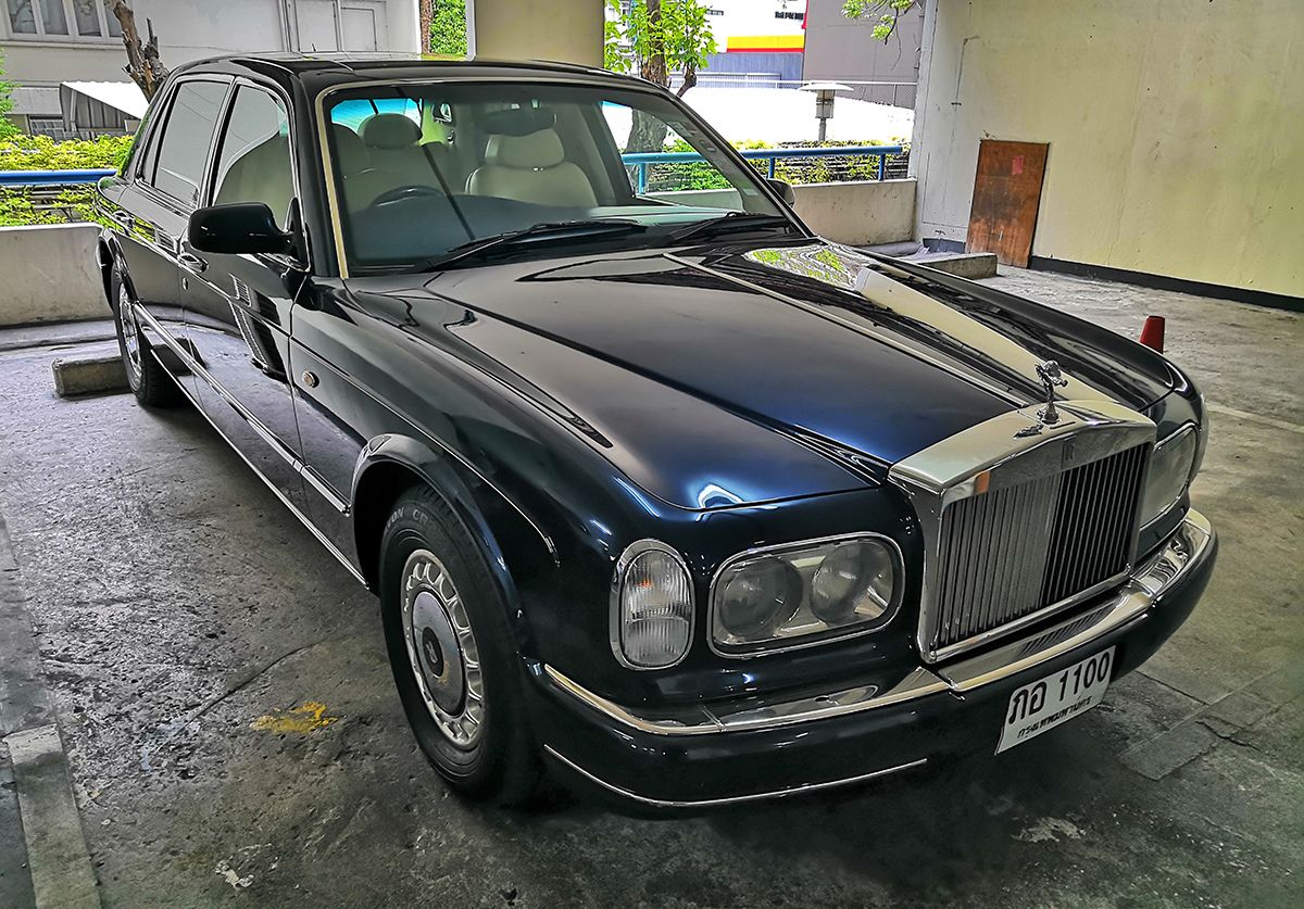 (first posted 6/3/2019)        I encountered this relatively rare Rolls near my place in Bangkok a couple of times and finally tried to photograph it. Unfortunately, it was [&hellip;]