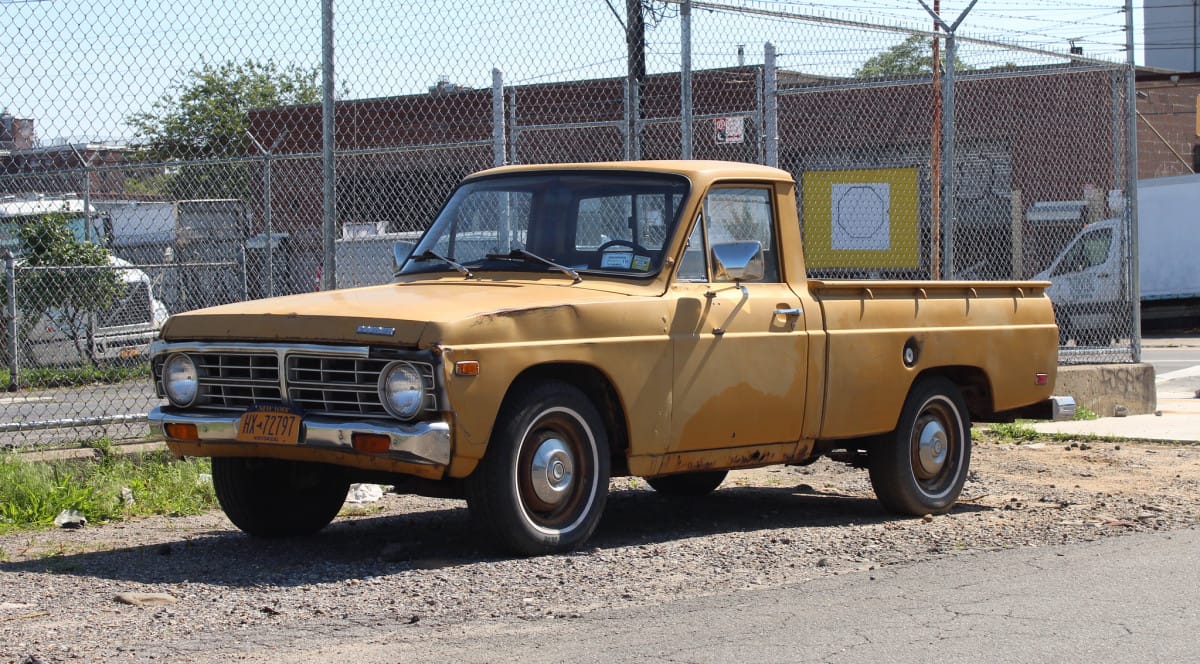 kevin_xyxl found and posted this survivor Courier at the Cohort. There used to be so many of these in town, but now I can think of only a couple that [&hellip;]