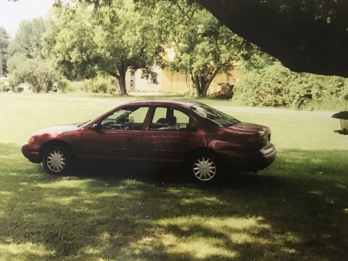 COAL: 1995 Ford Contour – Mondeo Man vs Florida Man A friend of mine had recently purchased a Ford Contour (with the “Sport” package, five-speed and wonderful chunky wheels) and I wanted one for myself.