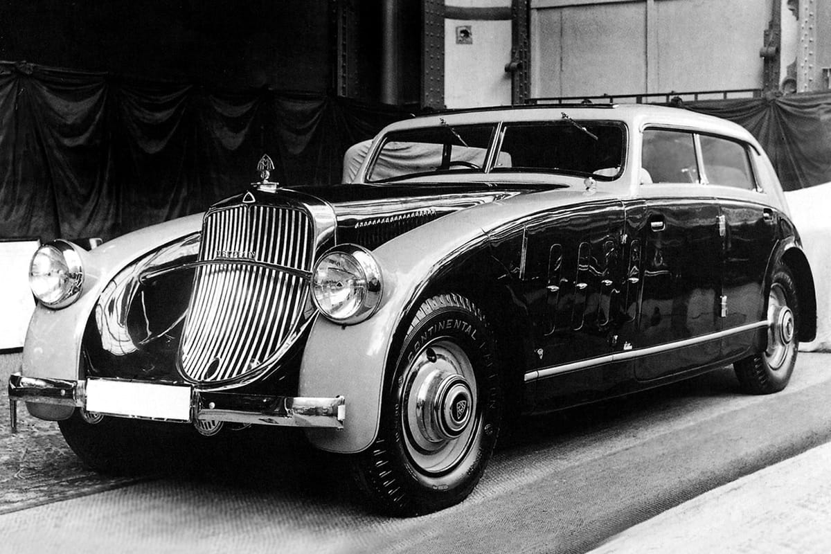 Pontoon Fenders: An Archeology (1920-1945) 29 1932 maybach zeppelin ds8 stromlinien by spohn