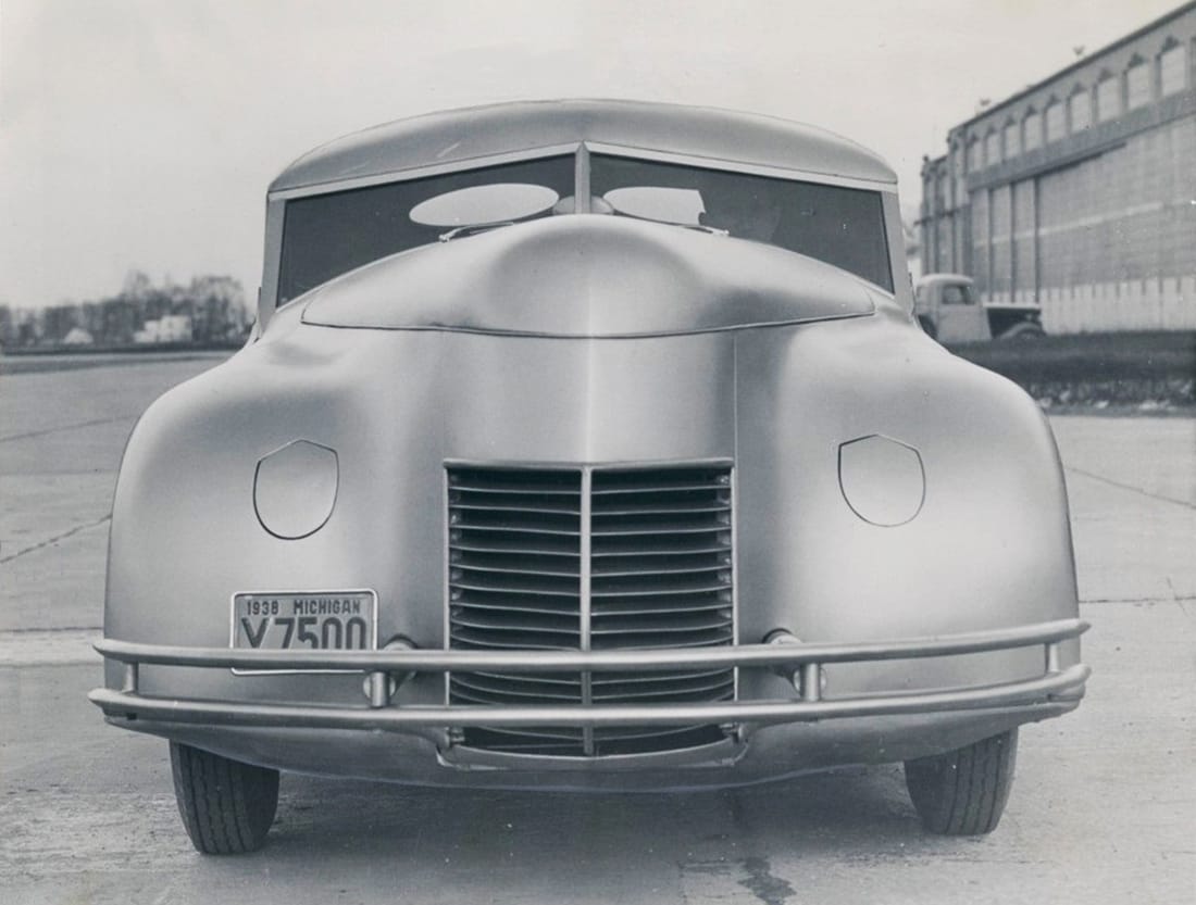 Pontoon Fenders: An Archeology (1920-1945) 48 1938 Dan Lalee pushbutton car4