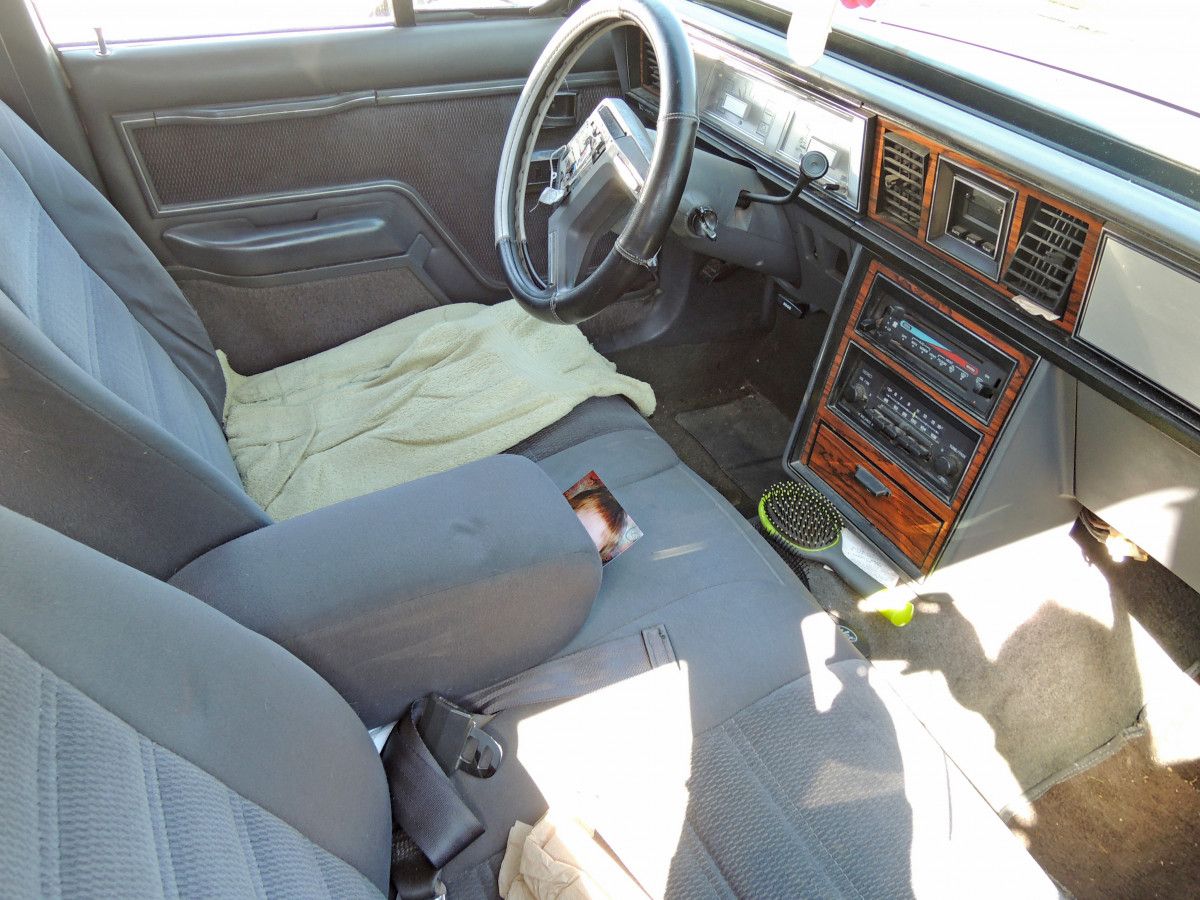 1985 Mercury Marquis: Lesser Nobility 11 INT 1985 Mercury Marquis