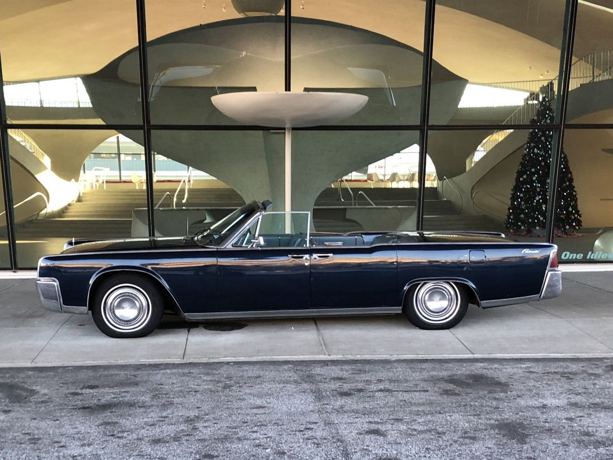 Cohort Pic(k) of the Day: Lincoln Continental In A Suitable Setting Shot and posted at the Chort by mtwilda. The attached caption reads: On display at the TWA Hotel (former TWA terminal) at JFK.
