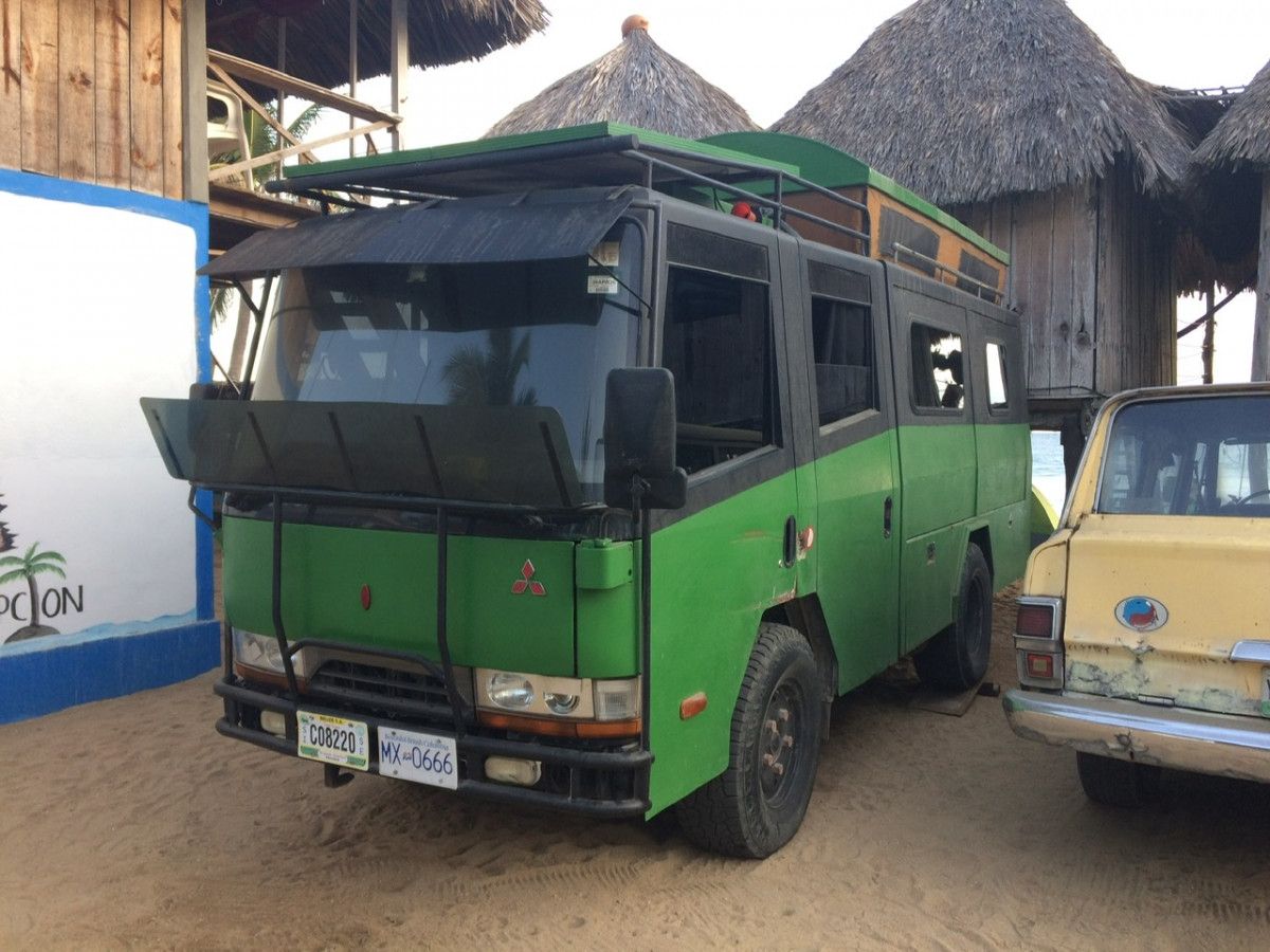 robadr posted some pictures shot at the beach in Zipolite, Mexico. This is quite the three-some, here, although VW “vochos” are hardly unusual. Not surprisingly, that truck with living quarters [&hellip;]