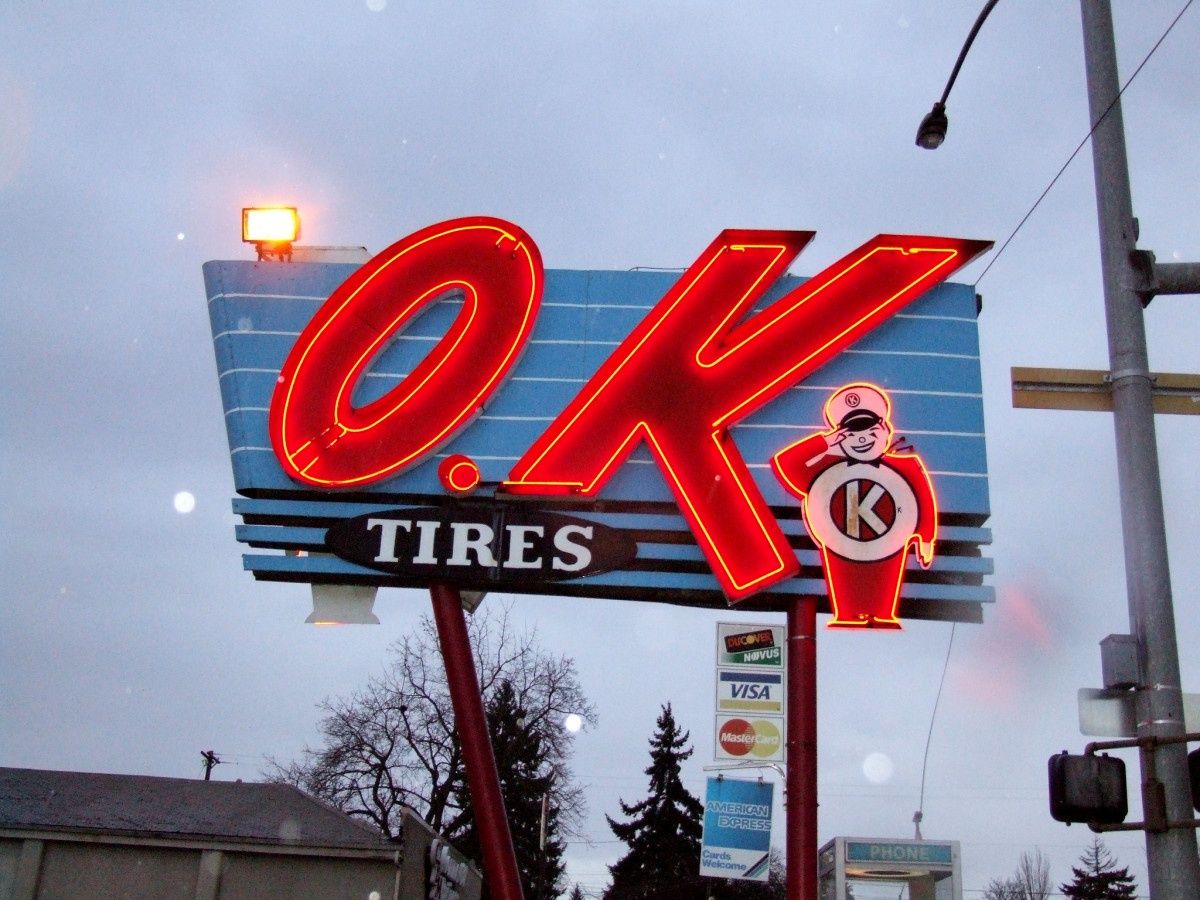 Vintage Neon Signs - A Gallery By Curtis Perry 1 80797663 5195a1fb54 k