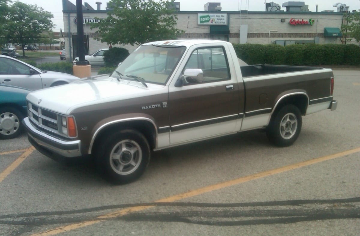 1988 Dodge Dakota: Not Too Big, Not Too Small -- Quietly Defining The Modern Midsize Truck 13 1988 Dodge Dakota LE