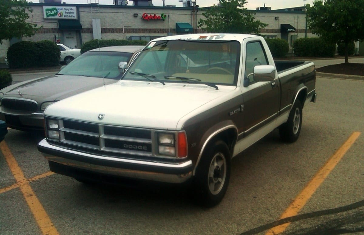 1988 Dodge Dakota: Not Too Big, Not Too Small -- Quietly Defining The Modern Midsize Truck 1 1988 Dodge Dakota 05a