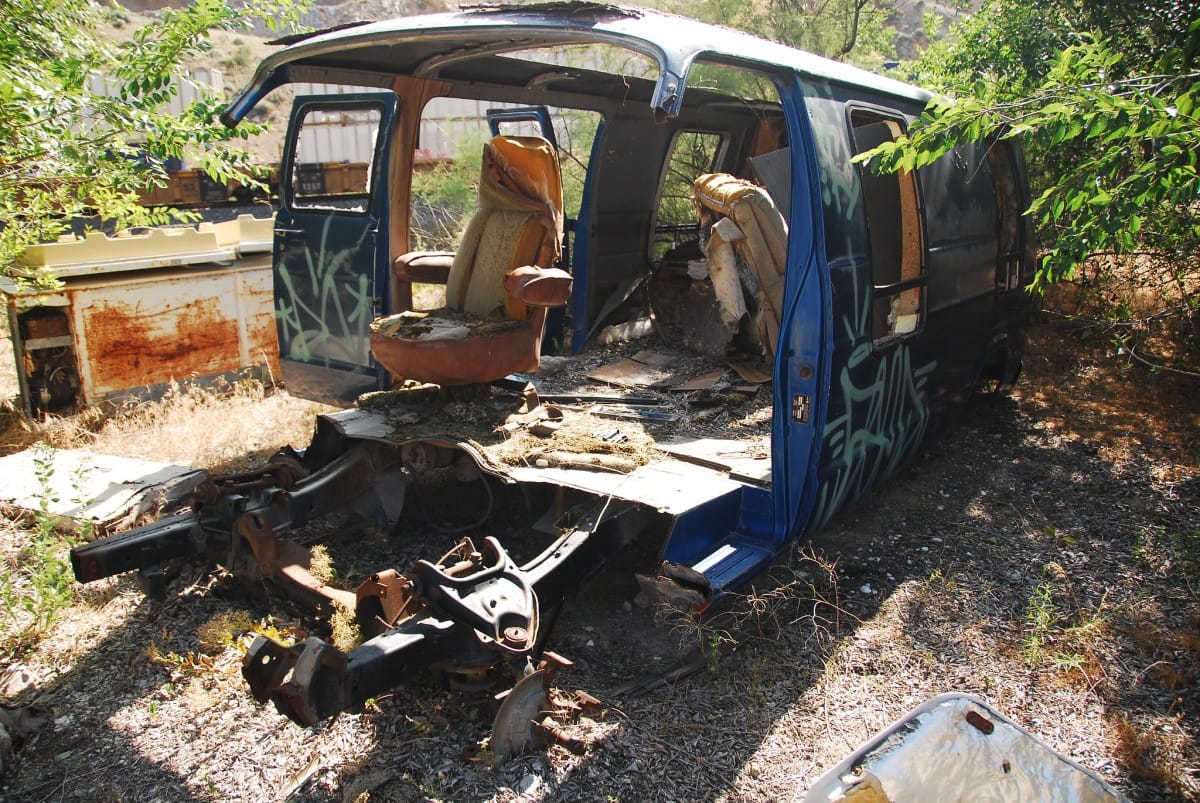 This is almost the exact opposite as what I showed you yesterday. The question is why? To repair another damaged old Dodge van?