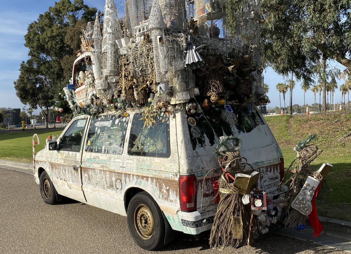 Curbside Find: The Over Decorated Grandiose Caravan 3 49728382998 d97f769f9c k