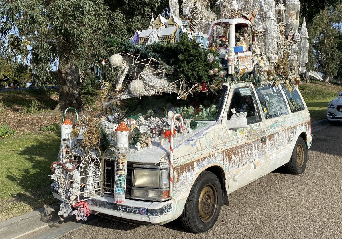 Curbside Find: The Over Decorated Grandiose Caravan 2 49729248657 287a6a28a7 k